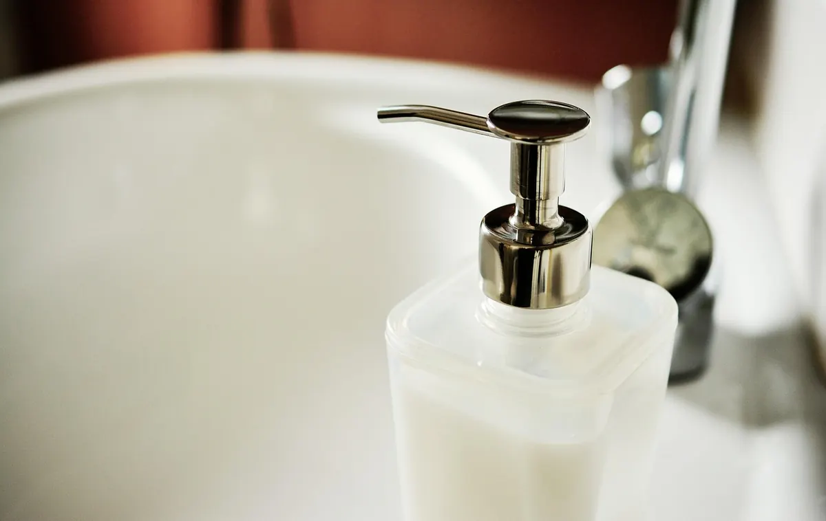Beginner's Guide to Cleaning Your First UK Flat: Essential Kit and Simple Routines